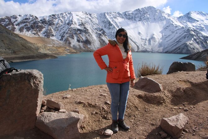 Tour to Cajón Del Maipo: El Yeso Reservoir & Salto El Yeso - Admiring the El Yeso Dam