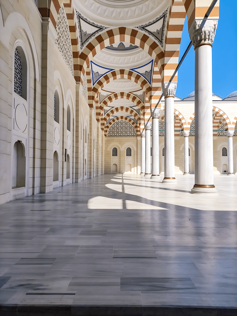 Tour to Camlica Hill, Camlica Mosque & Camlica Tower - Visiting Camlica Mosque: Turkey’s Largest Mosque