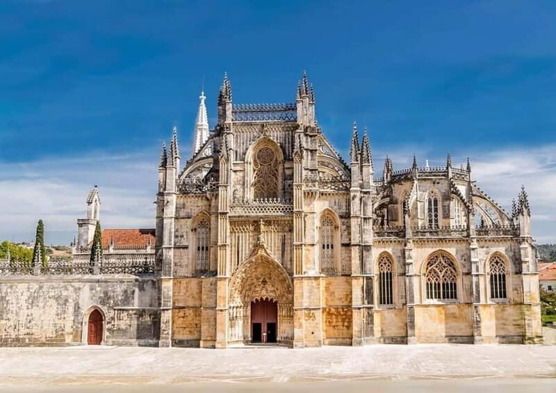 Tour to Fátima, Nazaré and Óbidos - LUXURY SEDAN - A Journey Through Portugal’s Sacred and Scenic Sites