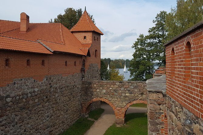Tour to Ponary Memorial Park, The Hill of Angels & Trakai Castle - Key Points