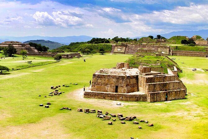 Tour to the archaeological zone Monte Alban - Authentic Experiences and Reviews