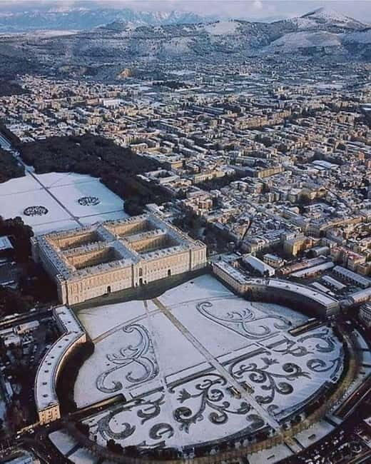 Tour to the Royal Palace of Caserta and Monte Cassino: with Guide and Tickets Included - Who Should Consider This Tour?