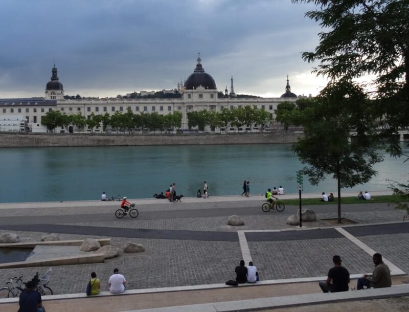 Tour With an Actor-Guide: the Revolution and the End of Lyon - Booking Information