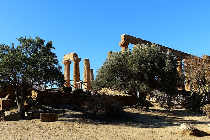 Tour With Minivan From Syracuse to Agrigento and Scala Dei Turchi - Accessibility and Participation