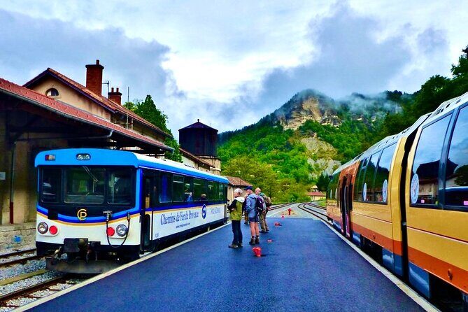 Tour with the Mountain Train, Trek to Mystic Forest and Castle - FAQ