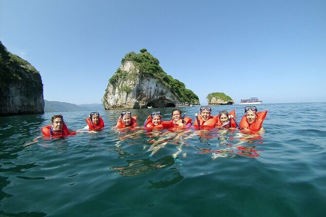 Tour Yelapas and Mahahuitas in Catamaran with Lunch and Open Bar! - The First Stop: Yelapa and Mahahuitas Playa