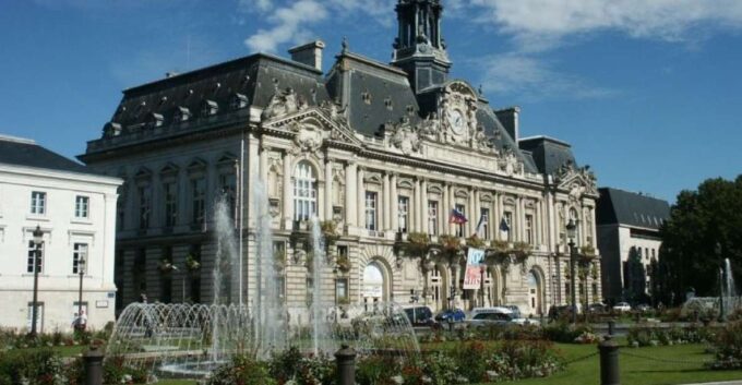 Tours: Private Walking Tour of the Historical Center - Discovering the Regions Fine Wines