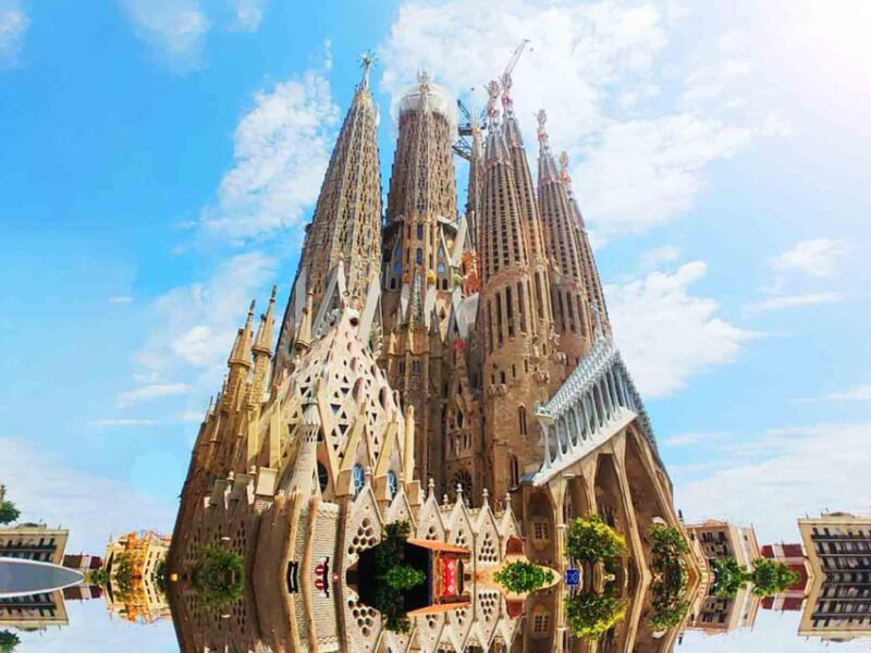Tour+Ticket: Lights & Shadows of the Sagrada Familia - The Nativity and Passion Facades