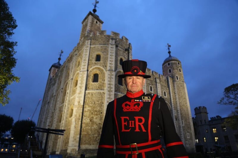 Tower of London: After-Hours Tour with Ceremony of the Keys - An Introduction to the Experience