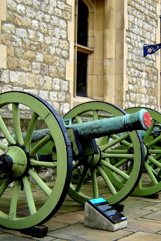 Tower of London and Tower Bridge Private Tour - Key Points