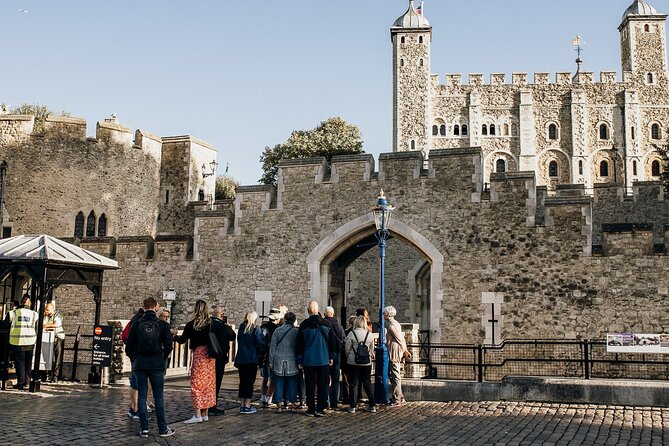 Tower of London Tour With Crown Jewels & Cruise - Meeting and Pickup