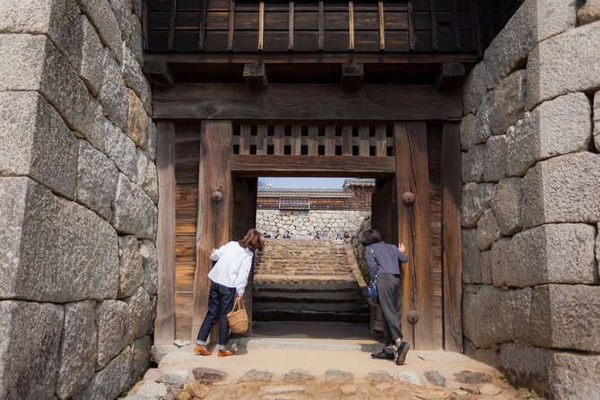 [Town Walk] Stroll Around Matsuyama Castle and Enjoy Local Shopping - Health and Accessibility Information