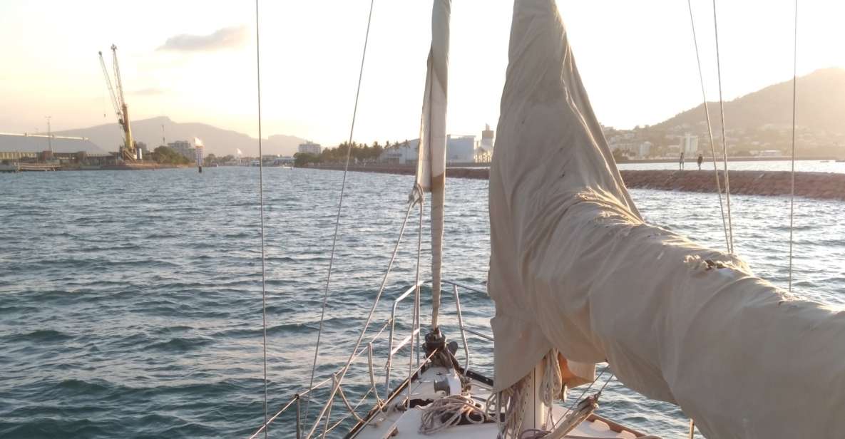 Townsville: Lunchtime or Morning Sailing Private Charter - Key Points