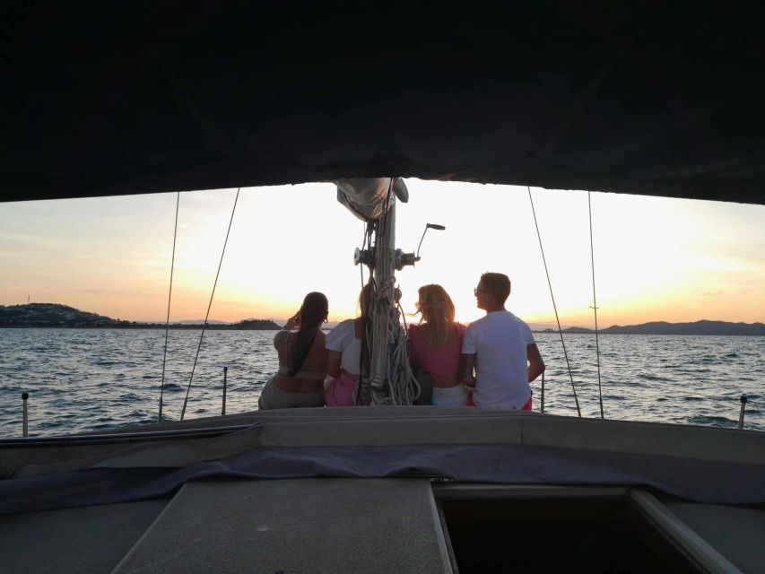 Townsville: Lunchtime or Morning Sailing Private Charter - Restriction and Meeting Point