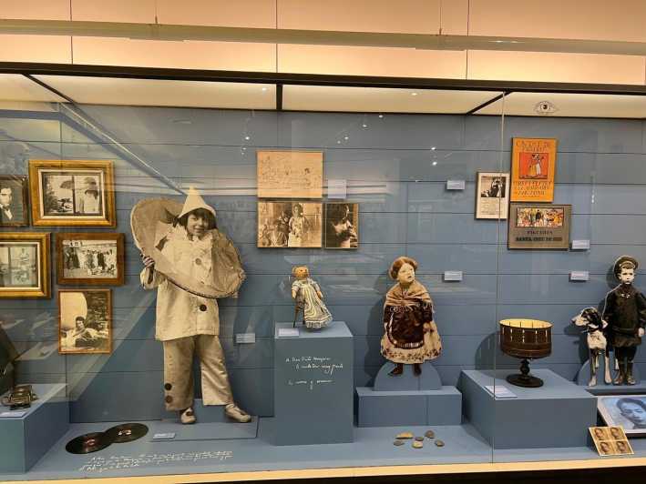 Toy Museum: Anna Maria and Salvador Dalí and García Lorcas Toys. - Key Points