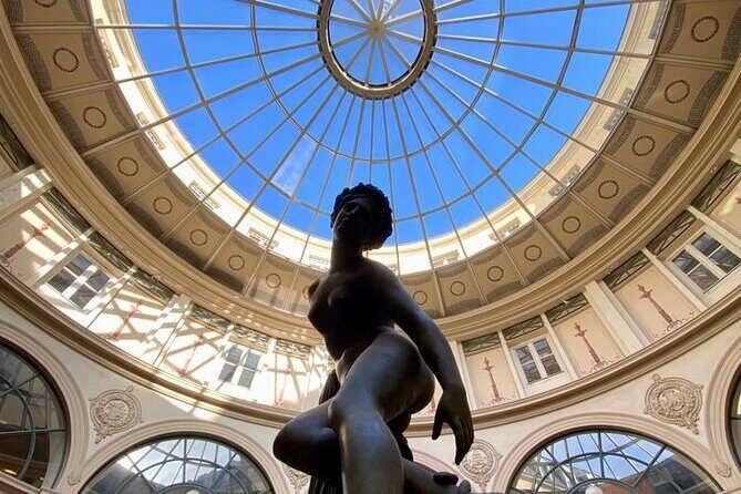 Track game in the Covered Passages of Paris - Exploring the Itinerary in Detail