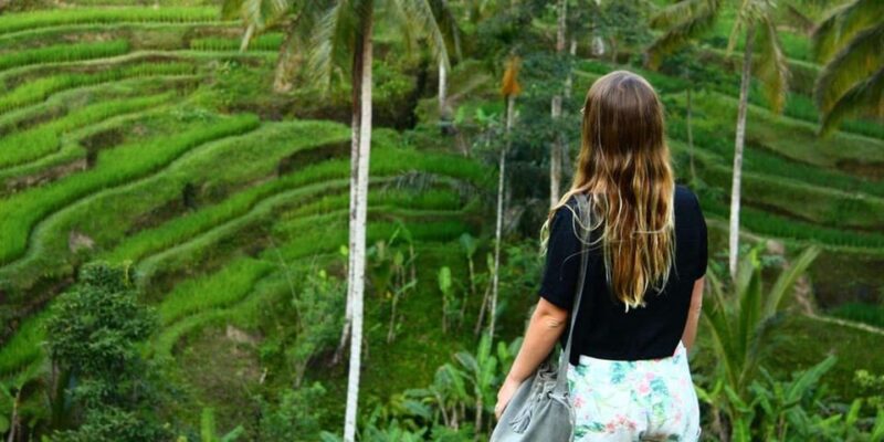 Traditional Bali Cooking Class and Ubud Tour - Instructor and Environment