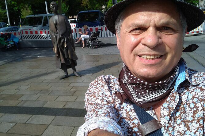 Traditional Bavarian Coffee and Cake private Tour in Munich - Detailed Breakdown of the Itinerary