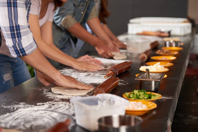 Traditional Kouzina Santorini Cooking Experience - Traveler Ratings and Feedback