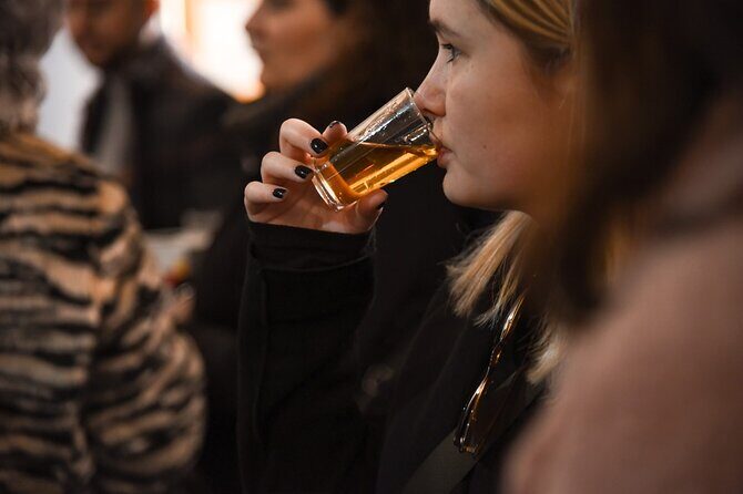 Traditional Malaga Tapas and Wine Tour - The Guide: Alicia’s Local Expertise