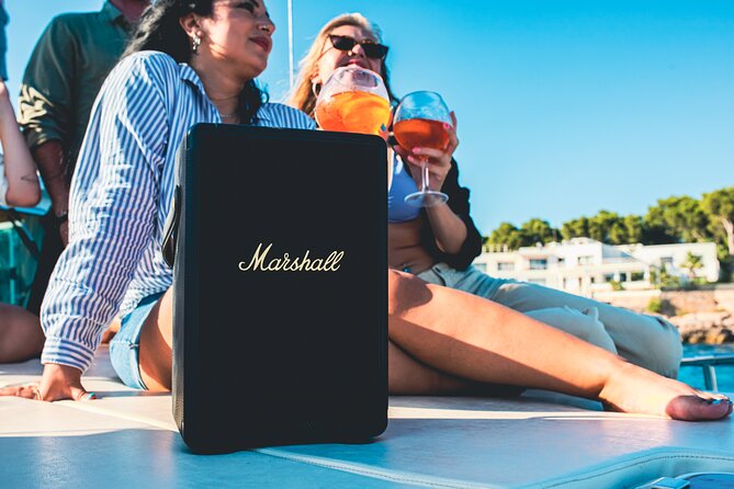 Traditional Mallorquin Llaut Cruise With Tapas and Drinks - Group Size and Accessibility