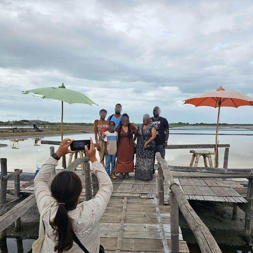 Train Market, Floating Market, and Salt Lake Tour by Driver - Damnoen Saduak Floating Market Exploration