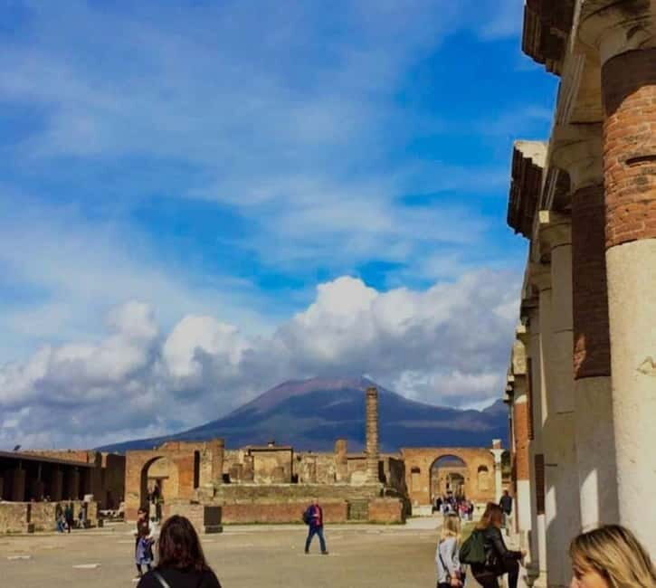 TRAMVIA -Da Naples: Pompei Ruins and Vesuvio Transfer by Bus - The Return Journey and Flexibility