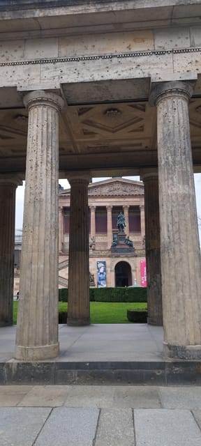 Tranfer with small or Bigger introduction Tour Berlin - Breaking Down the Itinerary