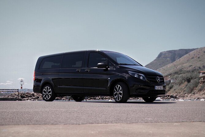 Transfer Airport to HERAKLION CITY CENTER OR PORT area up to 7 - A Seamless Start in Crete: Private Airport Transfer to Heraklion