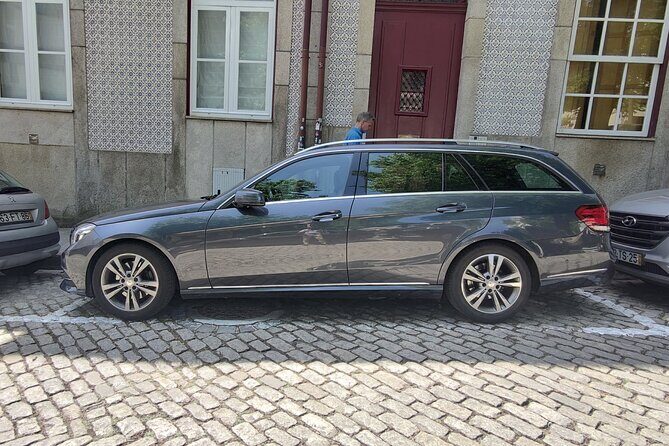 Transfer & chauffeur Service - The Experience in Detail