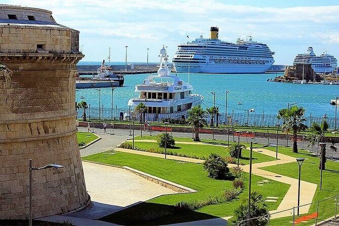 Transfer Civitavecchia Cruise Port>Rome/FCO/or Private Revers - The Van & Comfort