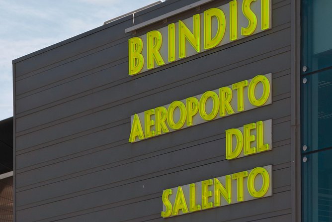 Transfer From Brindisi Airport to Gallipoli - Amenities and Accessibility
