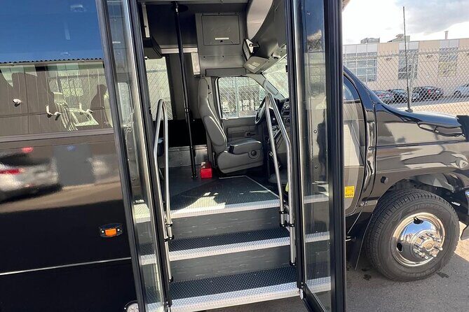 Transfer from Pearson Airport to Toronto by 24 Passenger Bus - A Closer Look at the Experience