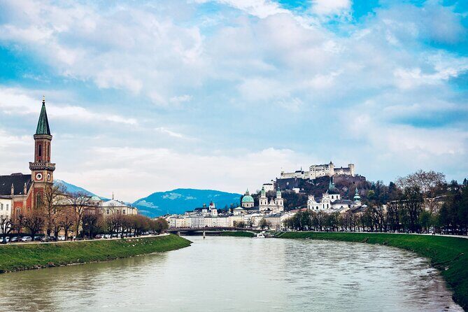 Transfer from Prague to Salzburg with Tour Stop in Cesky Krumlov - FAQ