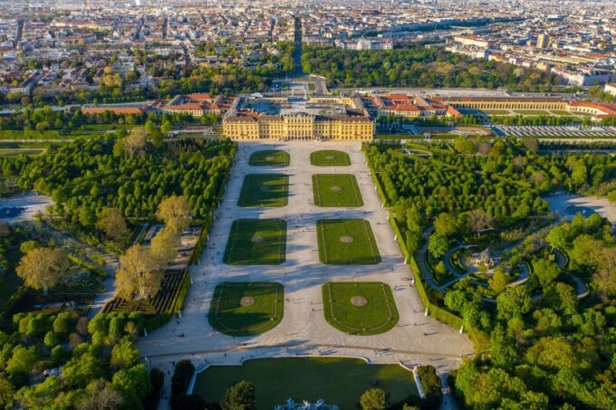 Transfer From Prague to Vienna With English-Speaking Driver - Booking Process