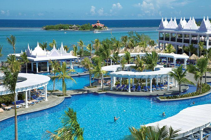 Transfer from/to Airport, Riu Reggae, Riu Montego Bay, Riu Palace - Why This Transfer Service Stands Out