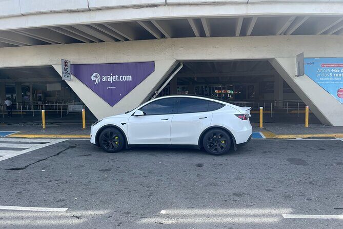 Transfer in Tesla from SDQ Airport to Santo Domingo - The Sum Up