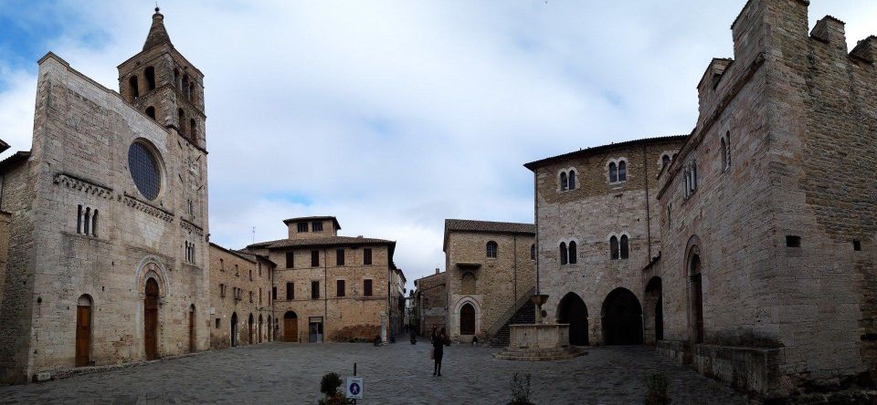 Transfer to Montefalco - Bevagna From Assisi - Driver Information