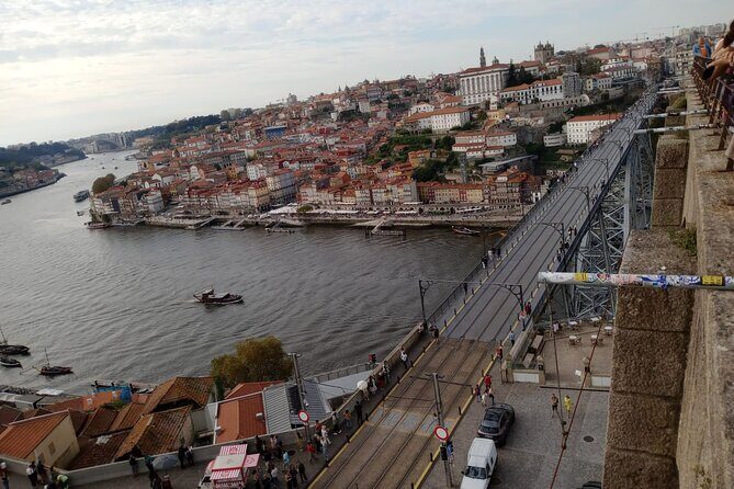 Transfer to Porto with Óbidos, Nazaré and Aveiro - The Sum Up