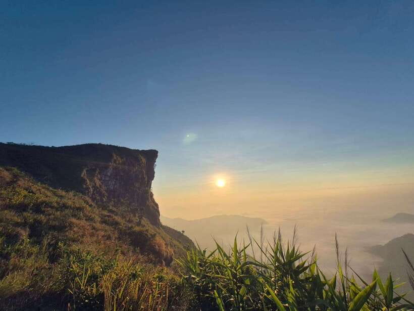 Transfer : Wonder Full Sunrise and Landscape at Phu Chifa - Hmong and Yao Hill Tribe Communities