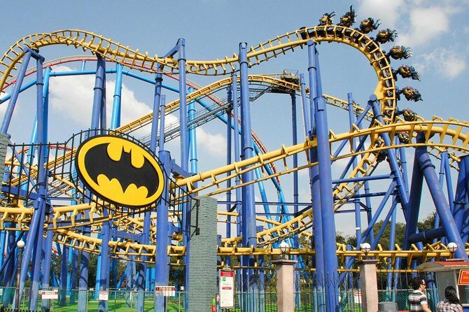 Transportation and access to Six Flags amusement park - The Sum Up