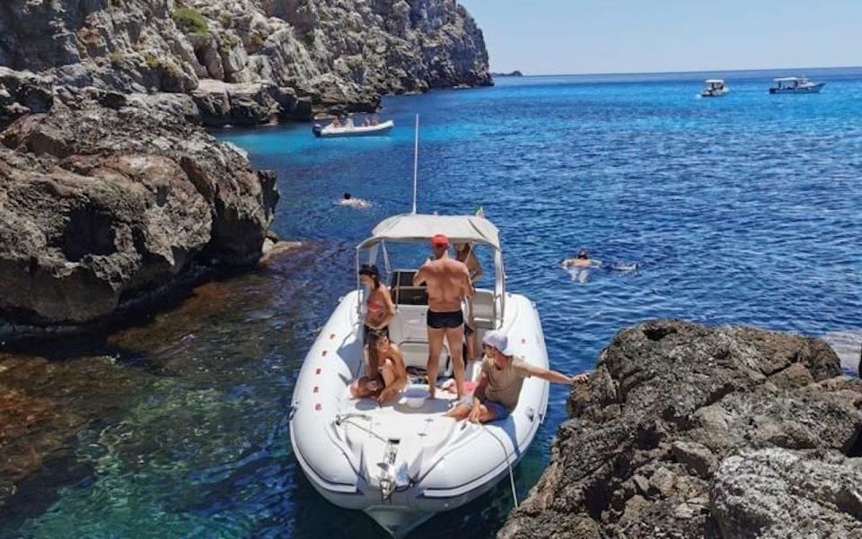 Trapani: Day Trip to Favignana and Levanzo by Dinghy & Lunch - Exploring Favignana Island