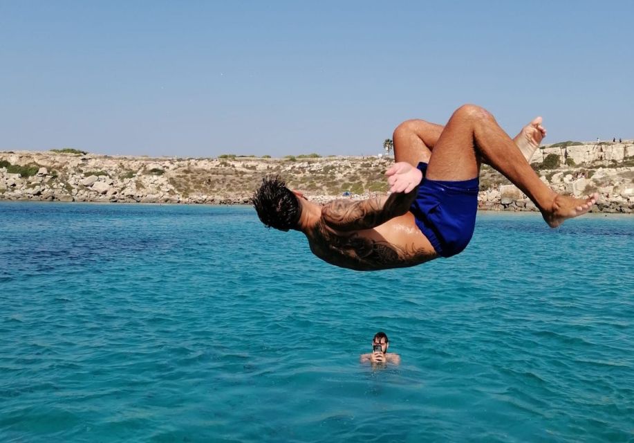 Trapani: Day Trip to Favignana and Levanzo by Dinghy & Lunch - Visiting Levanzo Island