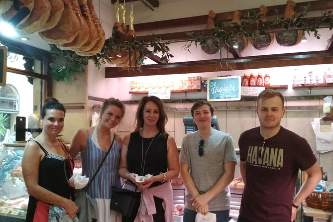 Trastevere District Street Food and Sightseeing Walking Tour - Dietary Accommodations and Restrictions