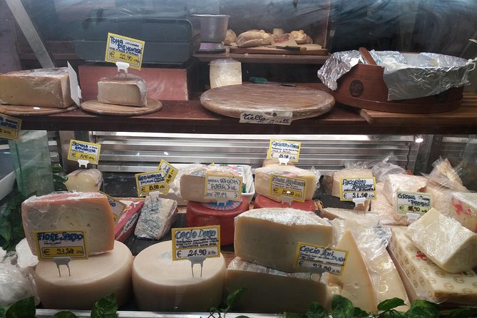 Trastevere District Street Food and Sightseeing Walking Tour - Meeting and End Points