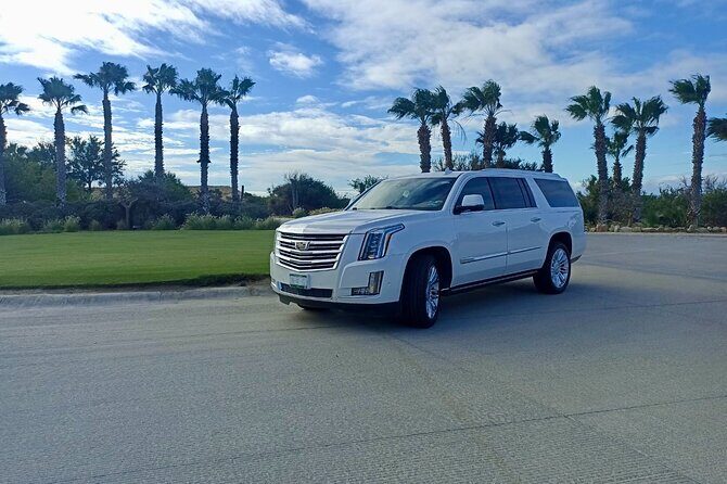 Travel First Class from Cabo San Lucas - What the Service Offers