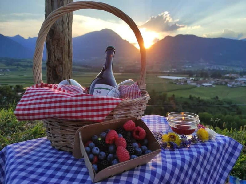 Trentino Agriconda: picnic al tramonto cesto Maserac - Key Points