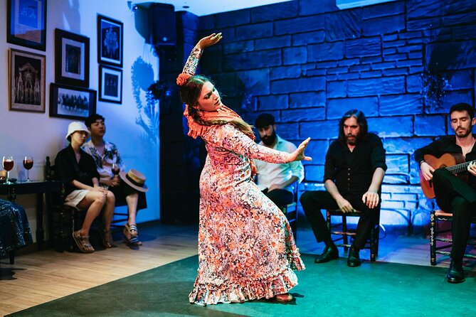 Triana. Flamenco Show With Drink - Authenticity and Ambiance