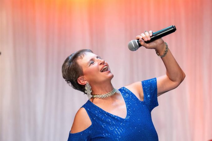 Tribute to the Music of Reba & Other Great Female Superstars - Audience Participation