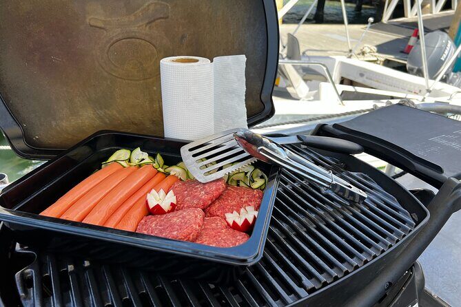 Trinity Inlet Self-Drive Pontoon Boat Hire in Cairns - FAQ